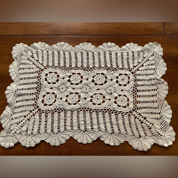 ๐งถ Hand Crochet Doily (Rectangular) - Picture 6 of 8